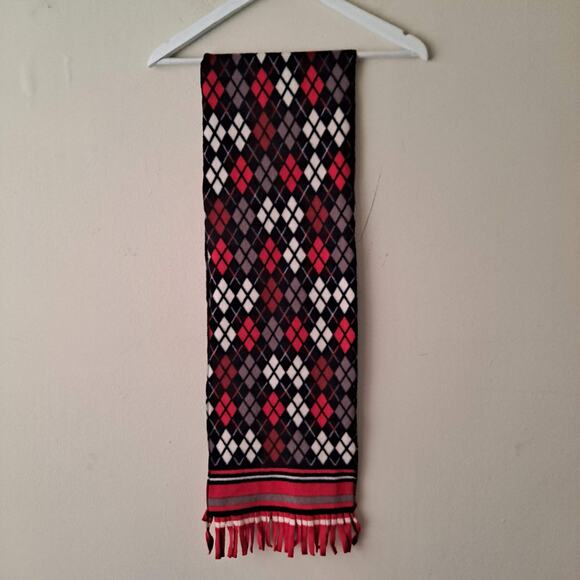 St. John's Bay Kids Red & Black Diamond Pattern Fleece Scarf w/ fringes 10"X56" - Picture 11 of 13
